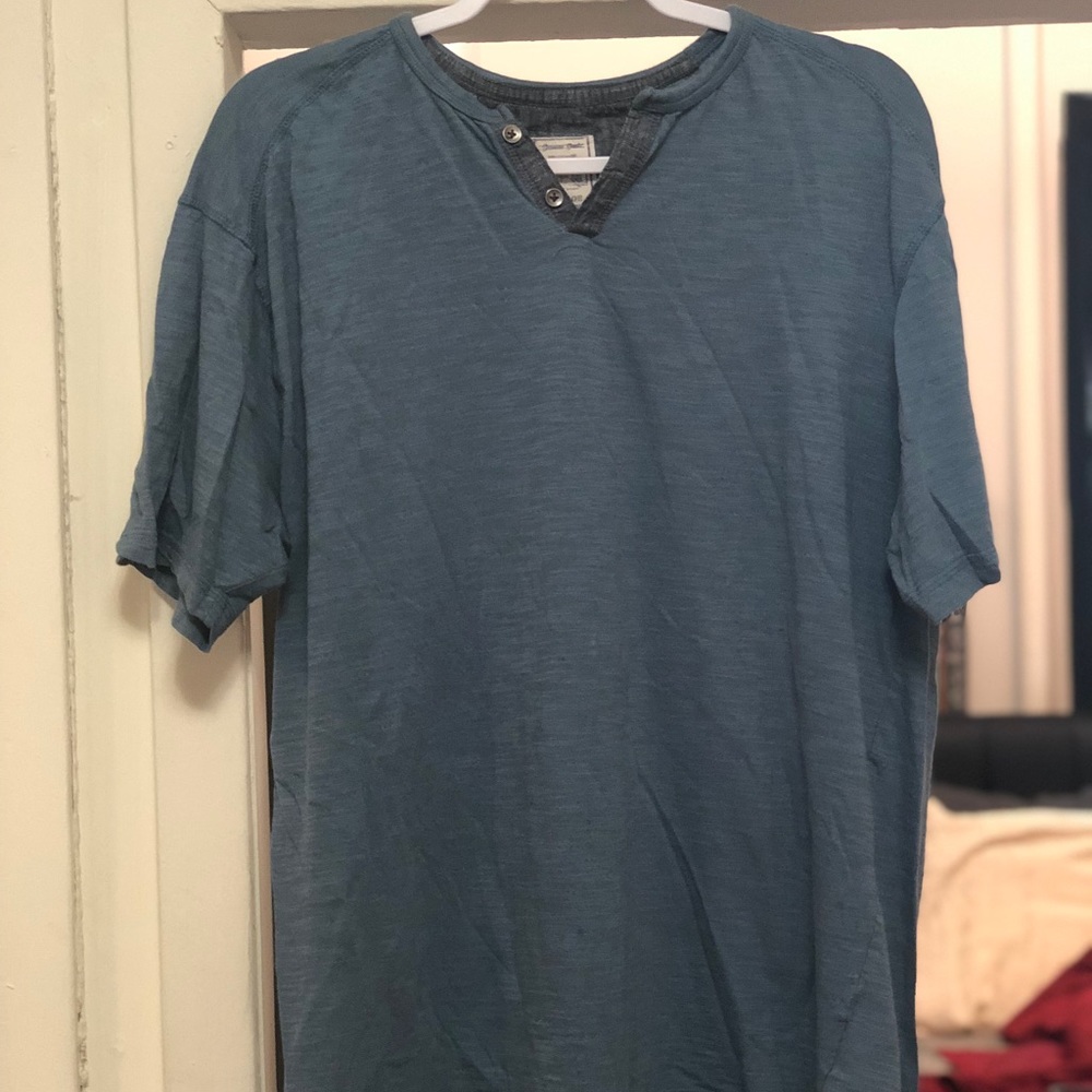 Alexander Julian Men’s XL Blue Henley Tee